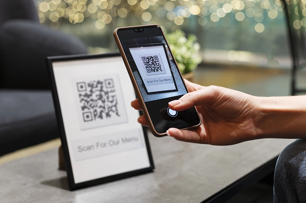 Scan QR (Table or Room)